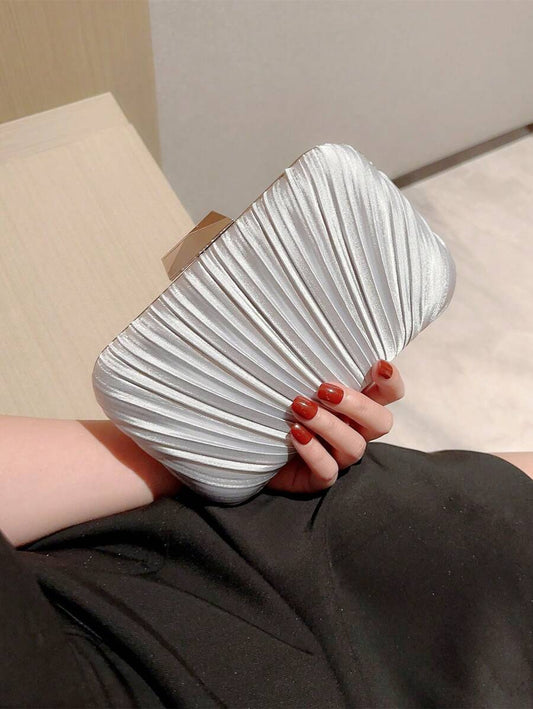 SHEIN حقيبة فضية ساتان مطوية بسلسلة