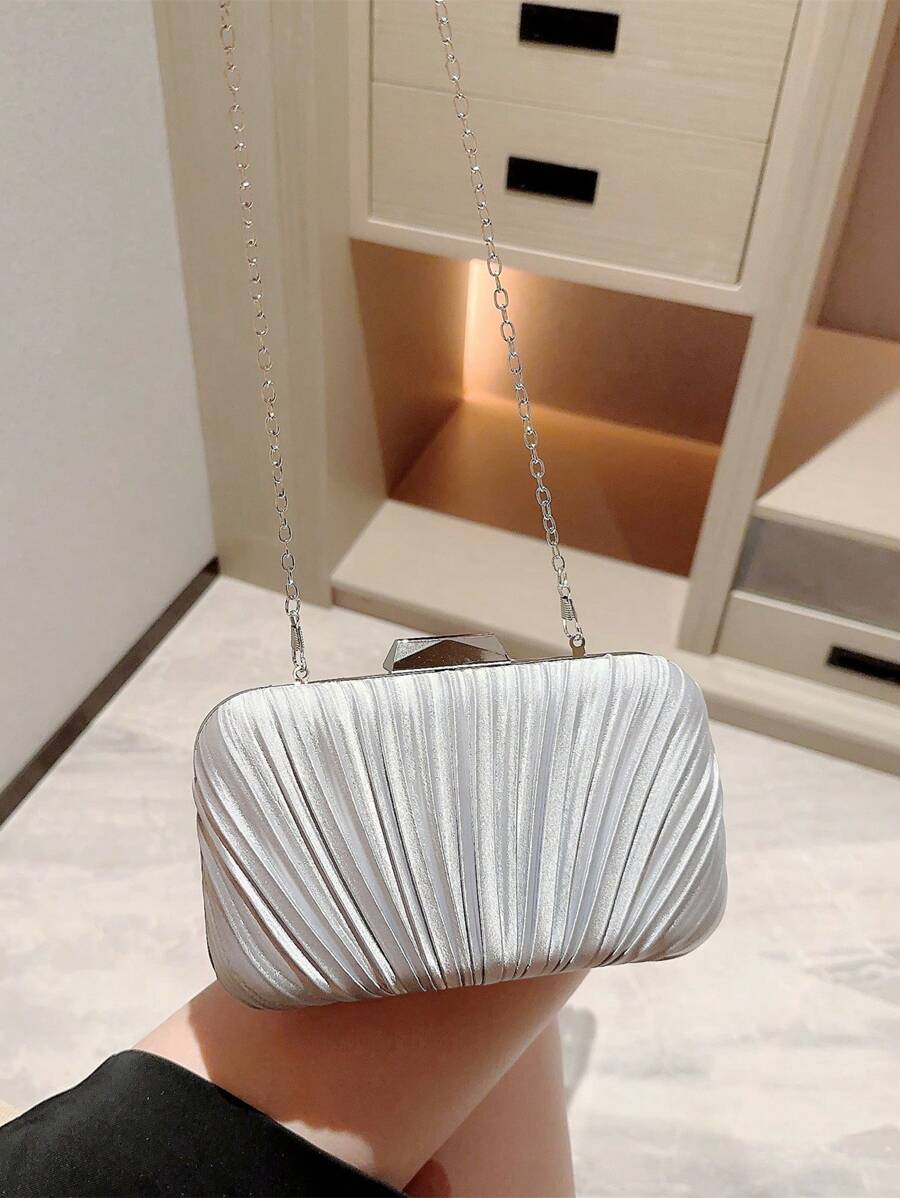 SHEIN حقيبة فضية ساتان مطوية بسلسلة