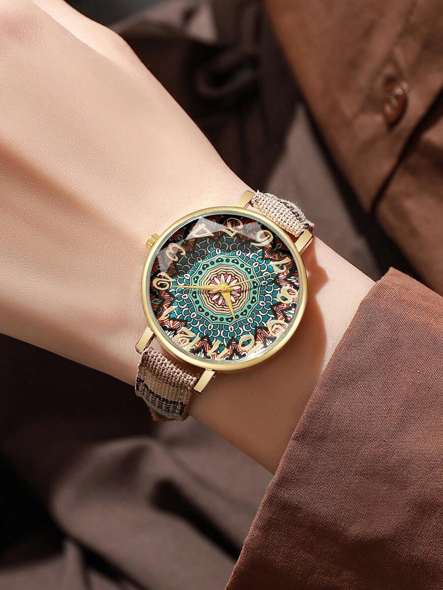 SHEIN ساعة كوارتز نسائية أنيقة بإطار رقمي عصري باللون البيج