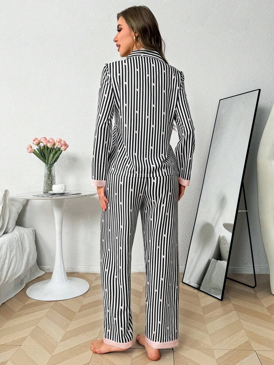 SHEIN طقم بيجامة مخططة بياقة قلب وأكمام طويلة وبنطلون طويل