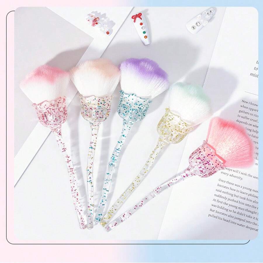 SHEIN HMQ beauty فرشاة أظافر بزهرة للمانيكير وتنظيف الغبار