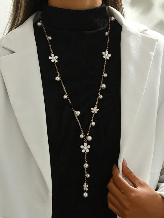 SHEIN قلادة بيضاء متعددة الطبقات لؤلؤ صناعي