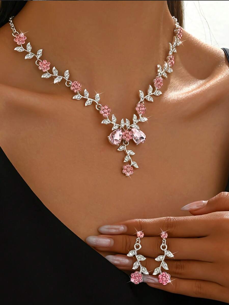 SHEIN طقم مجوهرات كريستالي زهرة وردي قلادة وأقراط