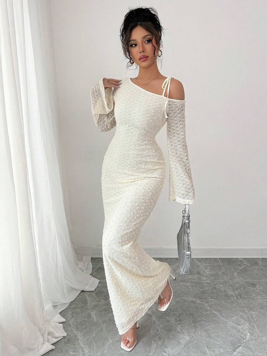 SHEIN Rafferiza فستان ماكسي ضيق بقصة مخصرة وكتف مكشوف وأكمام طويلة
