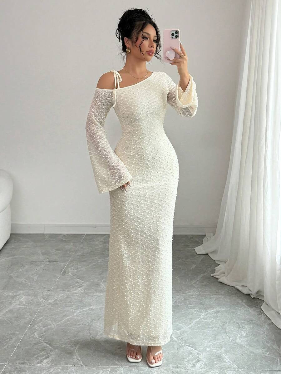 SHEIN Rafferiza فستان ماكسي ضيق بقصة مخصرة وكتف مكشوف وأكمام طويلة