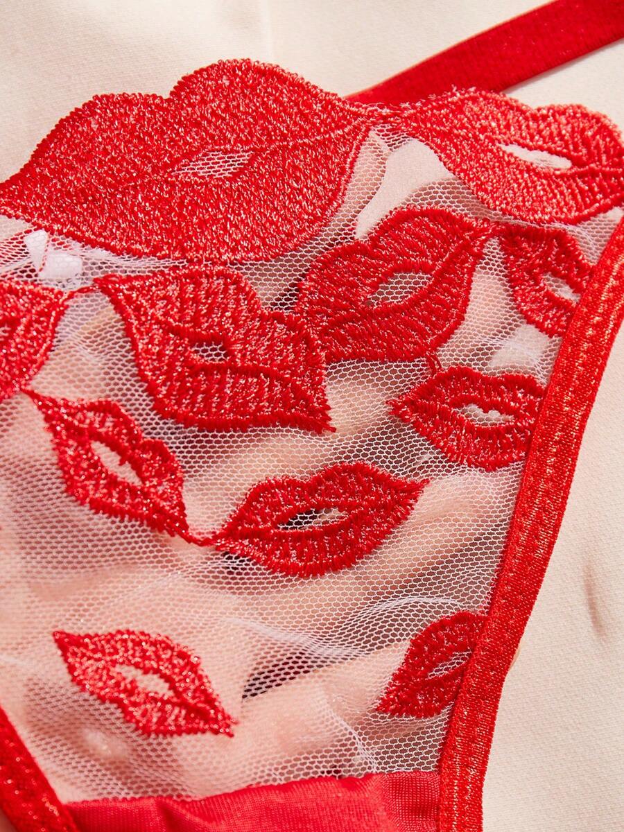 SHEIN طقم لانجري قطعتين من الدانتيل الأحمر مطرز بشفاه