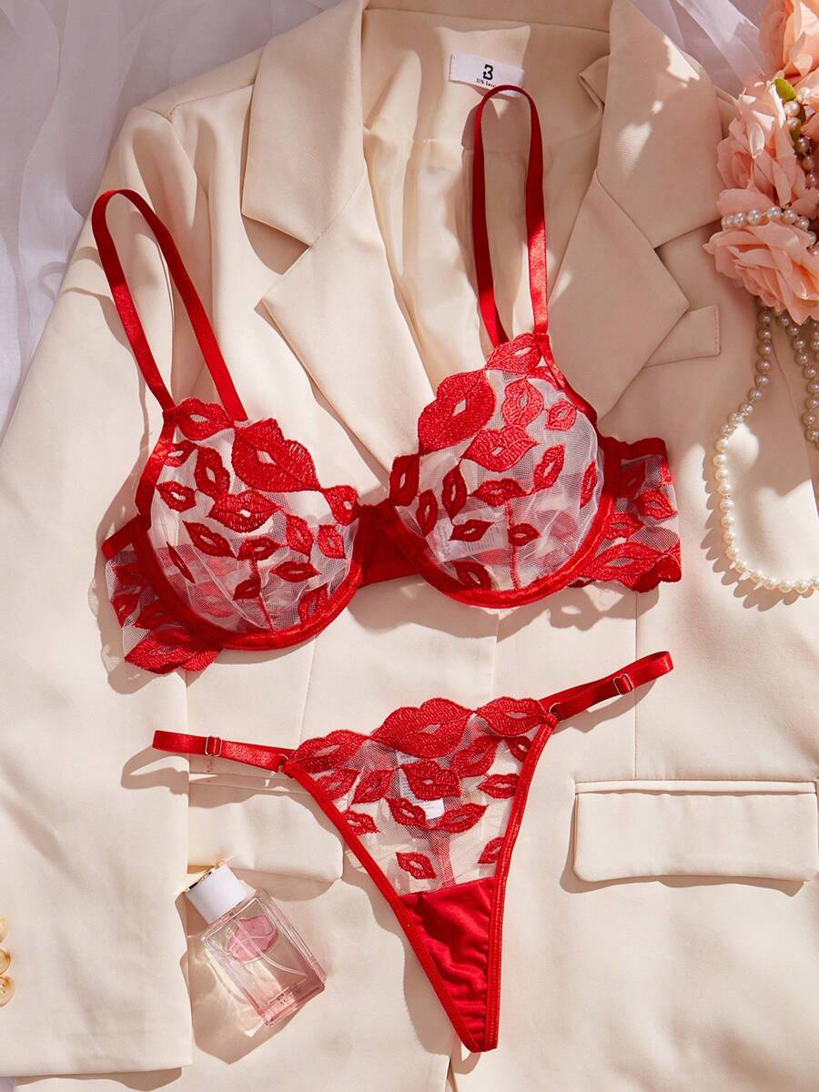 SHEIN طقم لانجري قطعتين من الدانتيل الأحمر مطرز بشفاه