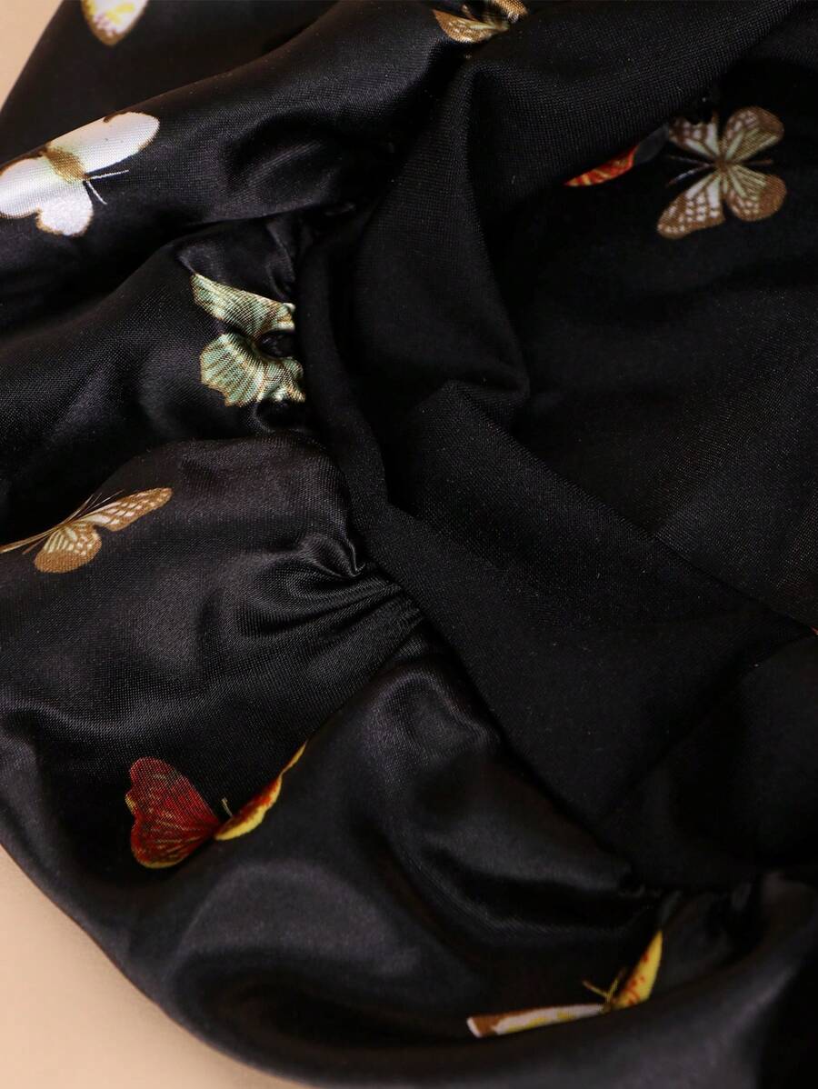 SHEIN غطاء رأس اسود أنيق مطبوع بالفراشة