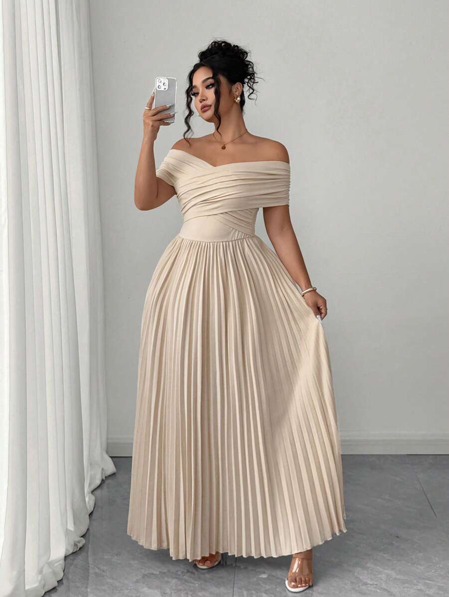 SHEIN Elenzga فستان أكتاف مكشوفة بطيات عند الخصر بلون كاكي