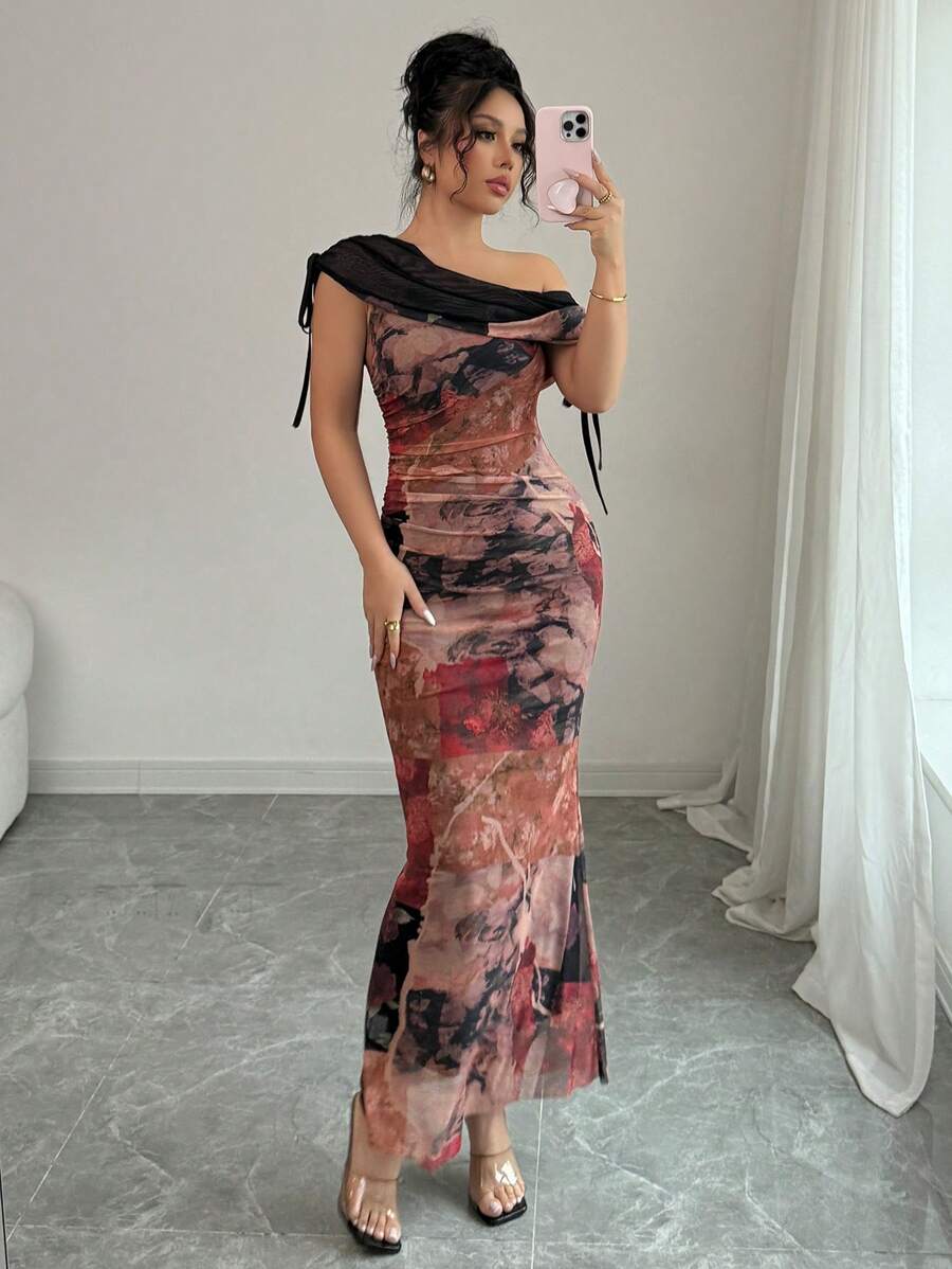 SHEIN Rafferiza فستان ماكسي أنيق بطبعة صينية وفتحة كتف