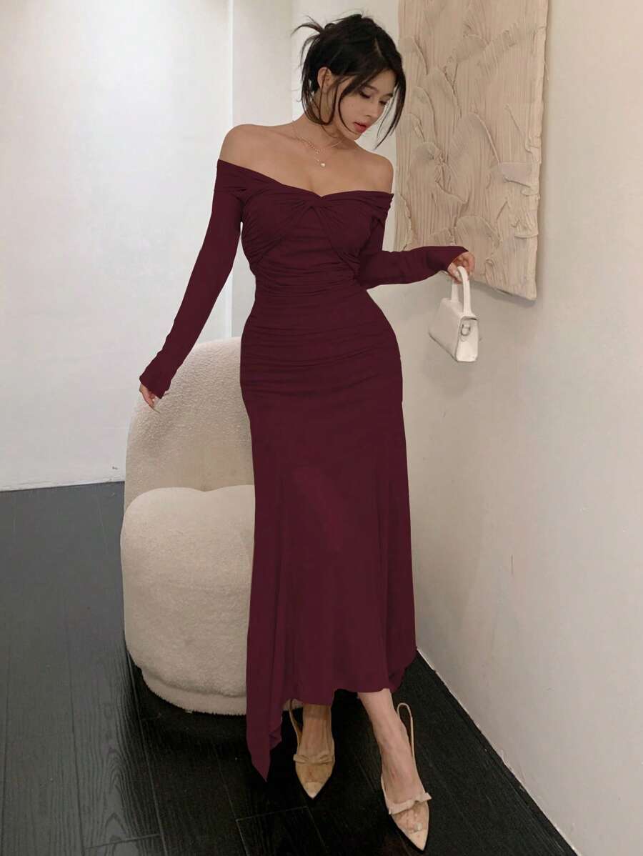 SHEIN Wynsel فستان بلون عنابي عاري الكتف بتصميم ملتوي بأكمام طويلة