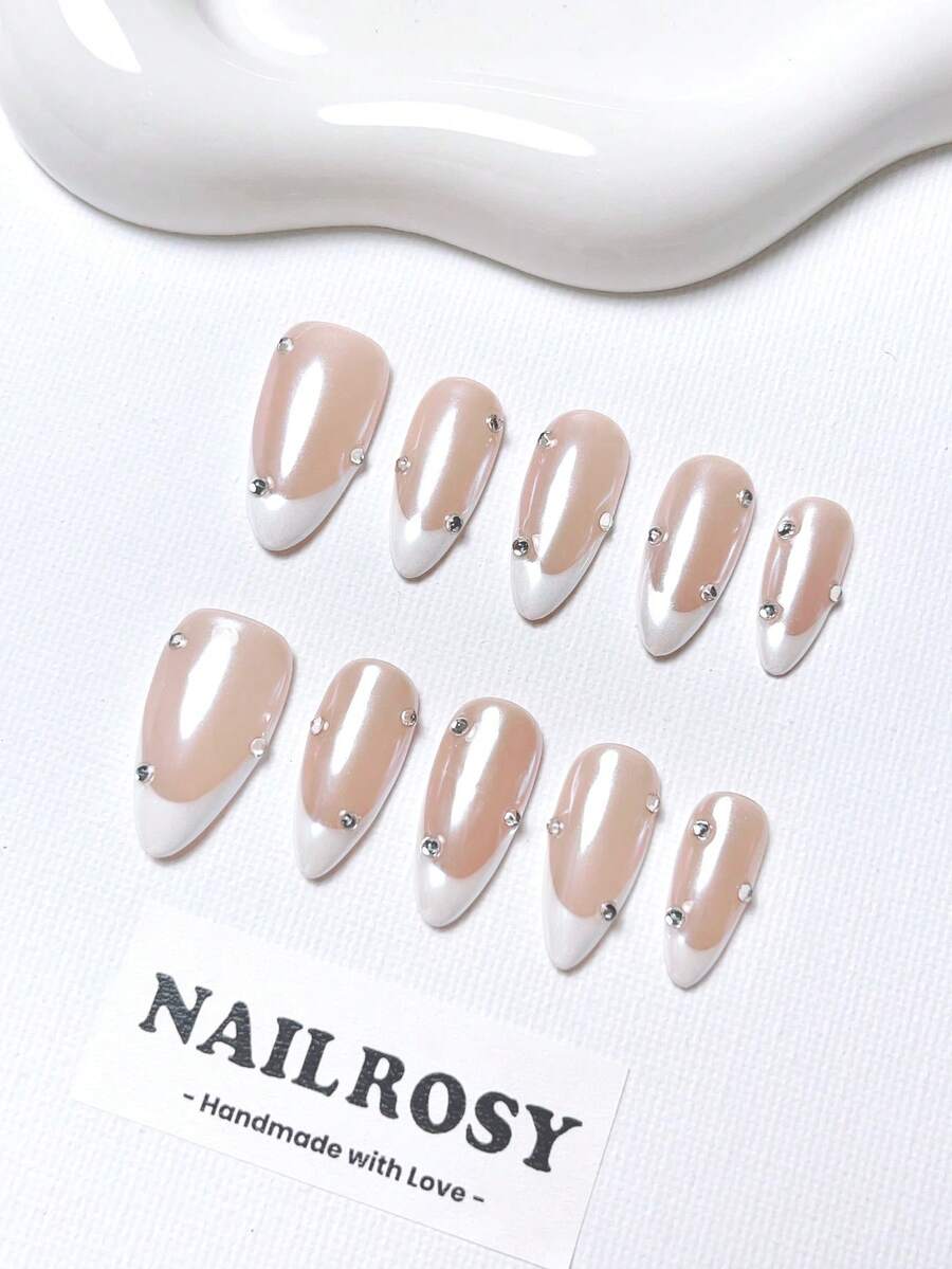 SHEIN nailrosy أظافر 10 قطع بشكل لوزي بتصميم فراشة بتدرج لامع