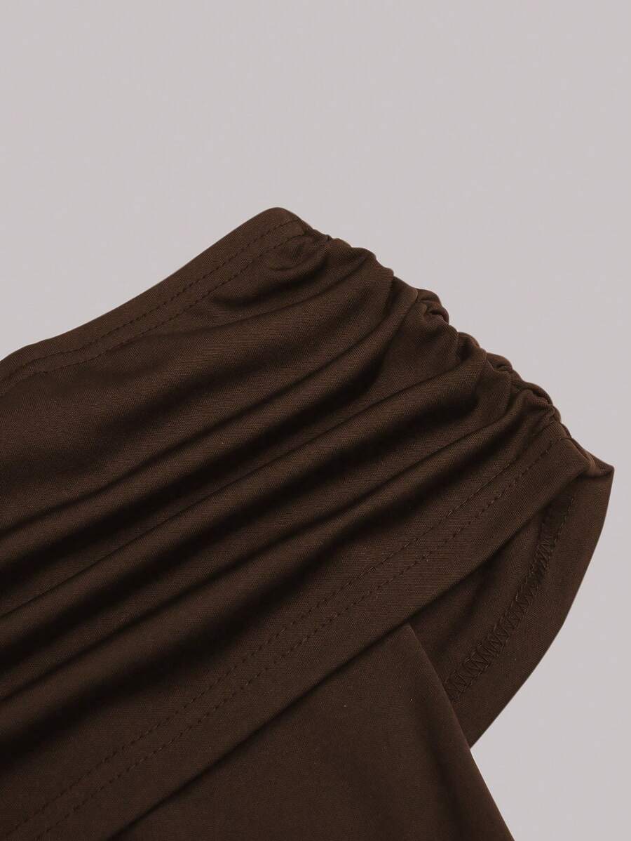 SHEIN Belle فستان بني متوسط الطول بأكمام منحرفة عن الكتف