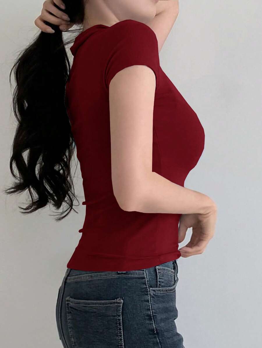 SHEIN DAZY قميص بولو أحمر ضيق بأكمام قصيرة