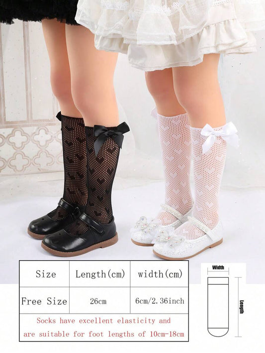 SHEIN جوارب شبكية مزينة بقلوب للفتيات الصغيرات