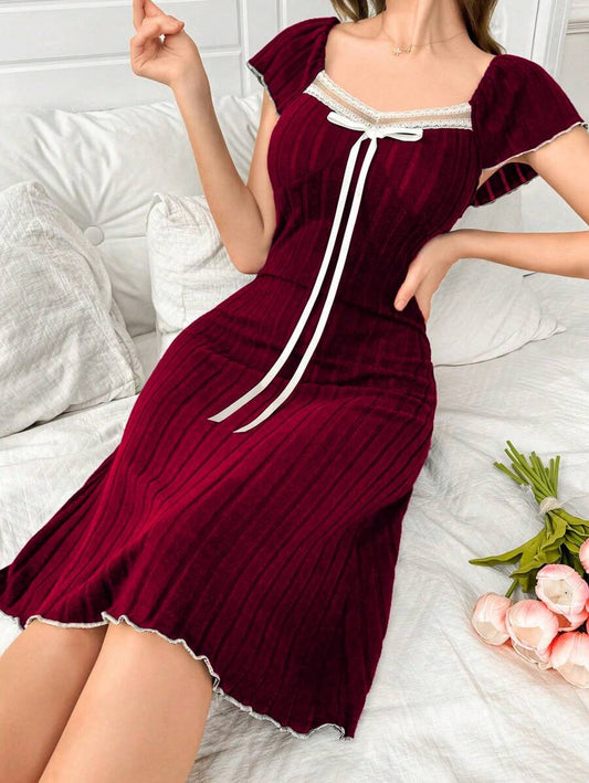 SHEIN ثوب نوم بياقة طاقم وزينة شريطية مع فيونكة