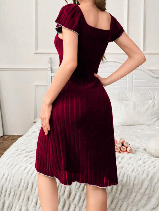 SHEIN ثوب نوم بياقة طاقم وزينة شريطية مع فيونكة