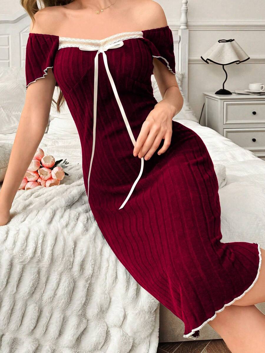 SHEIN ثوب نوم بياقة طاقم وزينة شريطية مع فيونكة