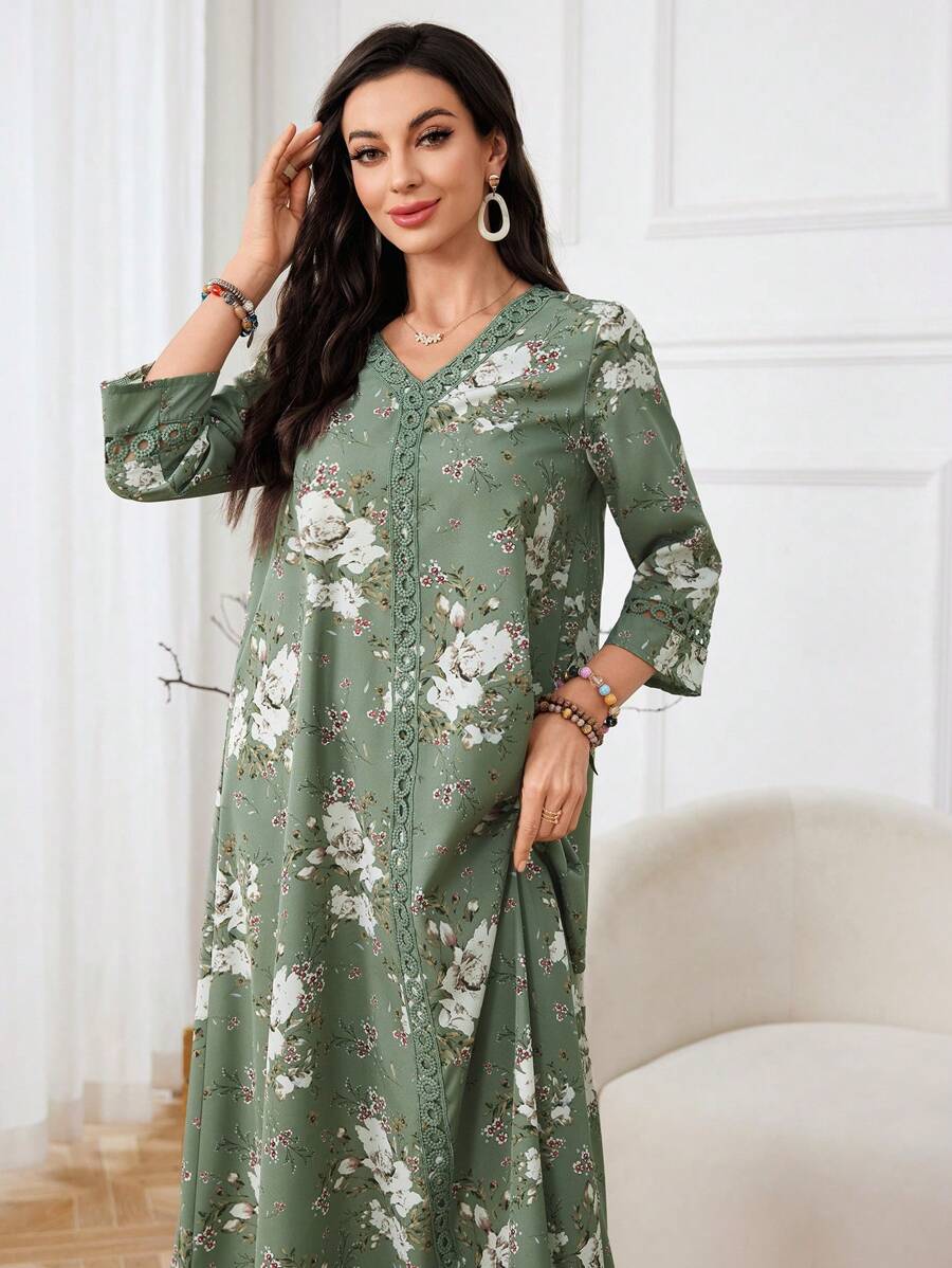 SHEIN Lacomfia فستان عربي محتشم بطبعة زهرية وأكمام 3/4 واسع