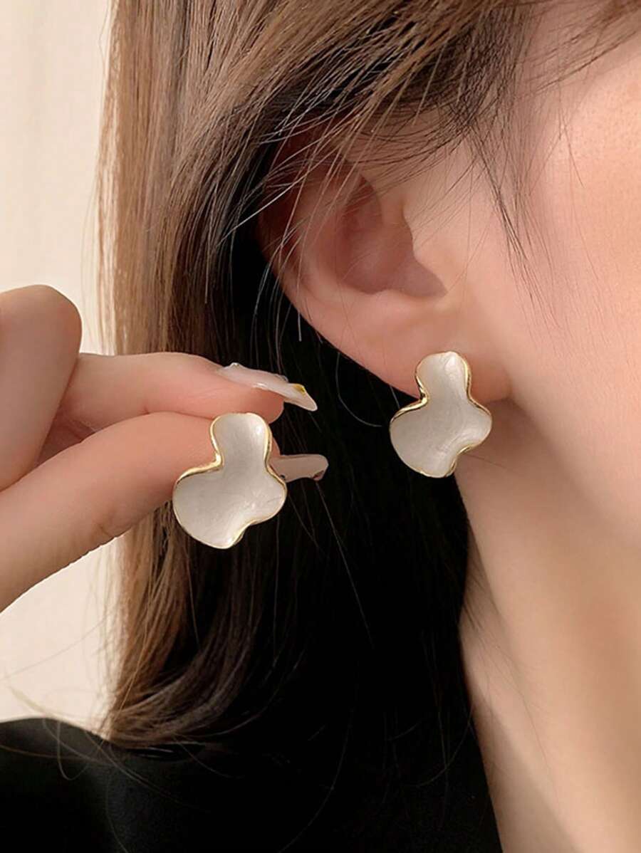 SHEIN طقم 8 أزواج أقراط لؤلؤية هندسية كلاسيكية
