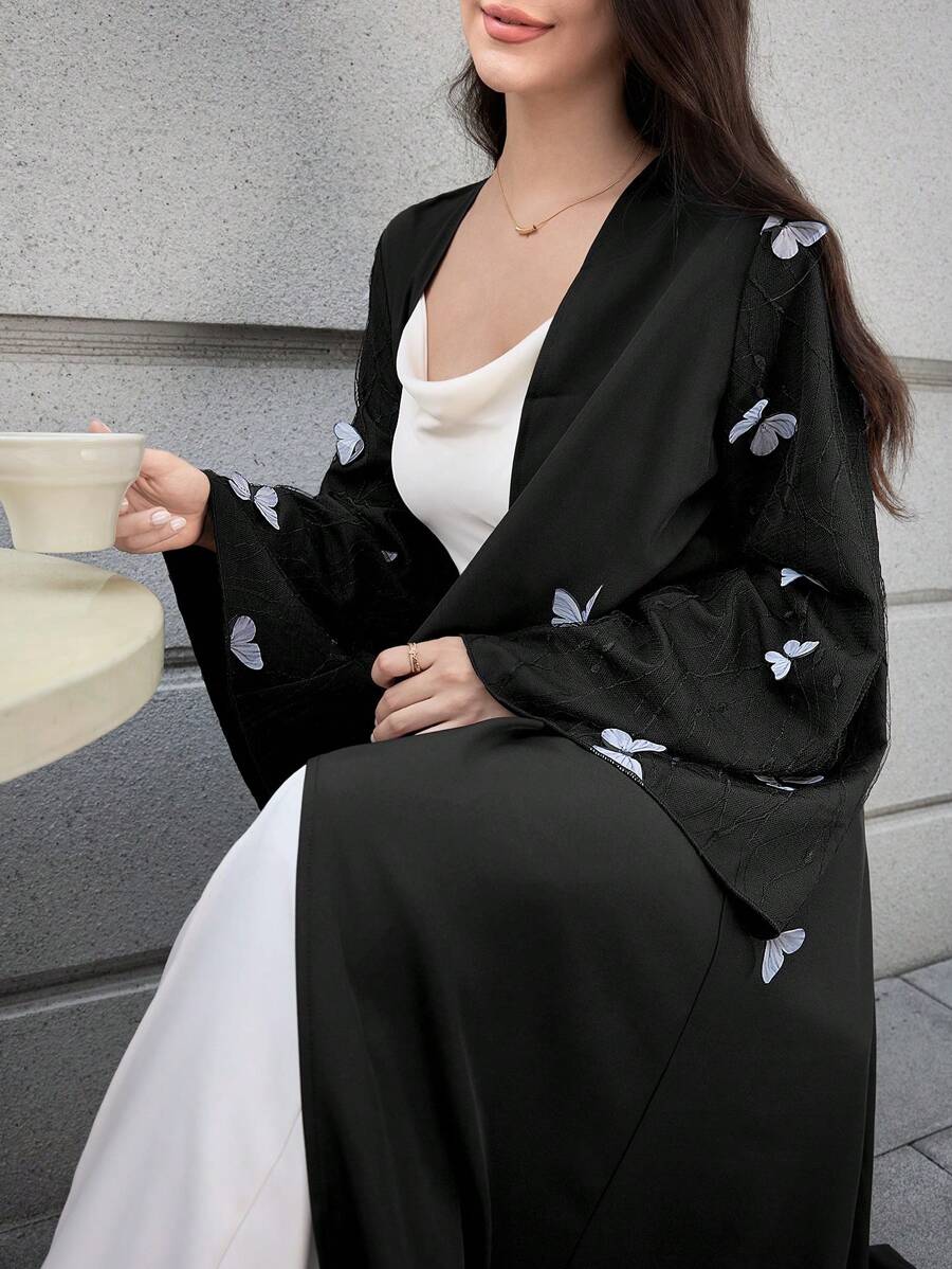SHEIN Al Najma عباية عربية أنيقة بطبعات فراشة وأكمام طويلة محتشمة
