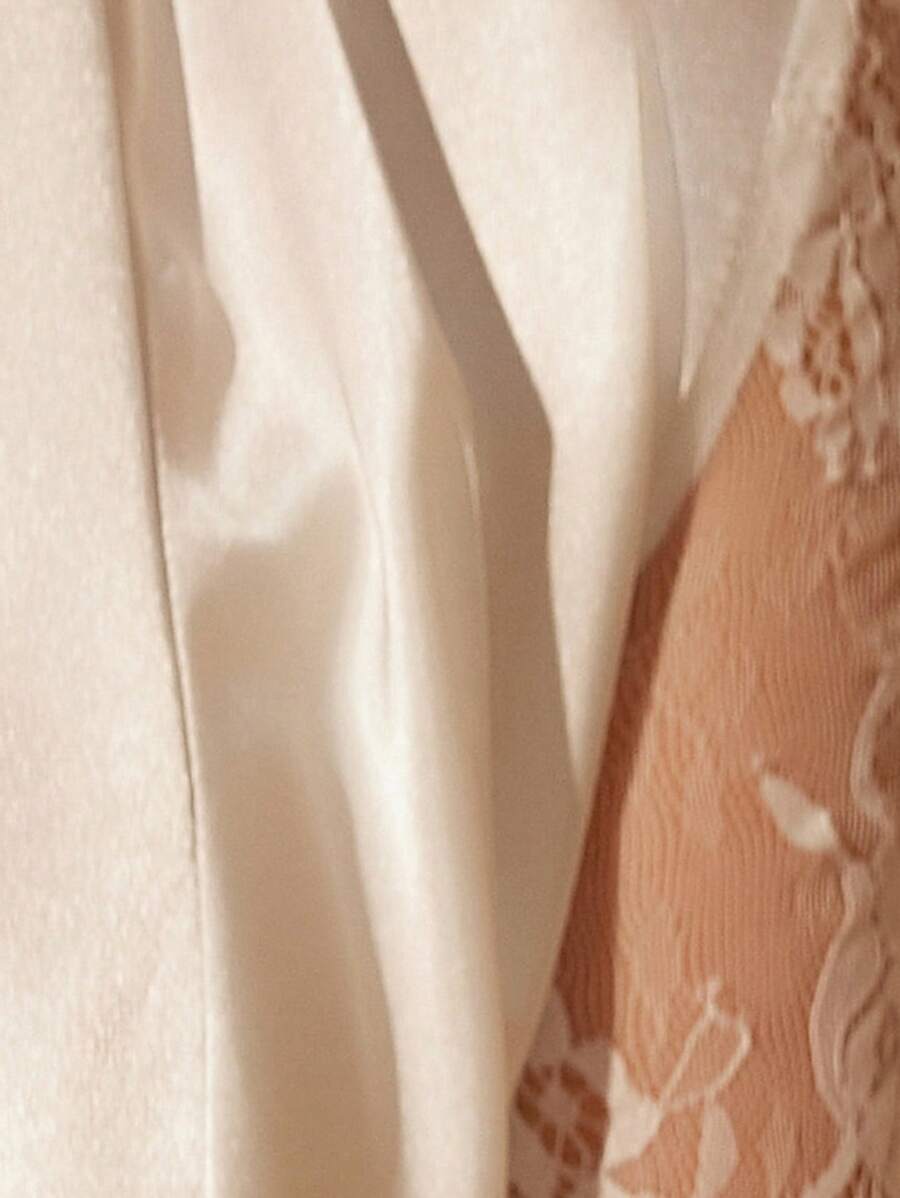 SHEIN Slumberist طقم فستان نوم وروب ساتان بتفاصيل ريش ودانتيل