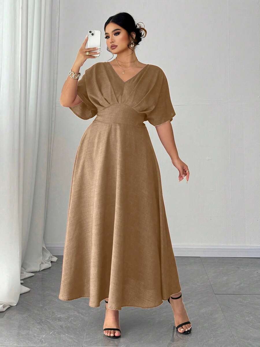 SHEIN Elenzga V فستان كاجوال قصير بأكمام قصيرة بلون كاكي بياقة