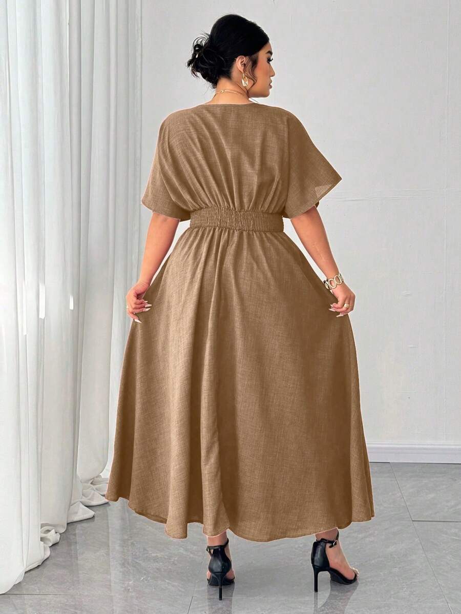 SHEIN Elenzga V فستان كاجوال قصير بأكمام قصيرة بلون كاكي بياقة