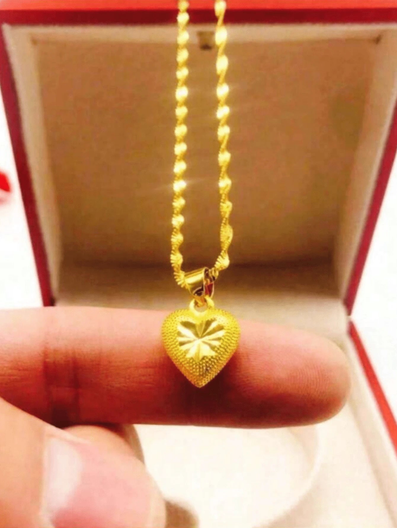 SHEIN قلادة قلب مطلية ذهب 24 قيراط