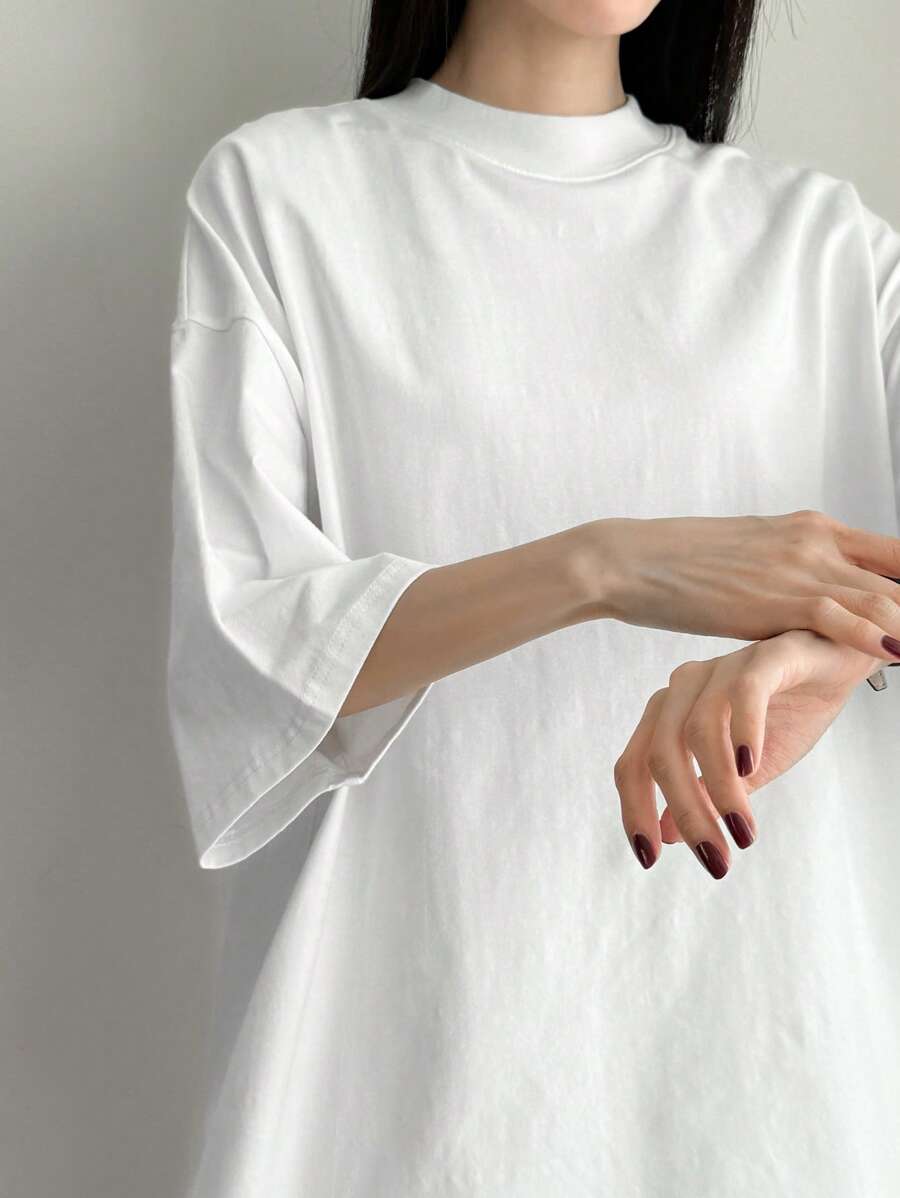 SHEIN Dazy-Less تي شيرت أبيض واسع بأكمام قصيرة بتصميم بسيط كاجوال
