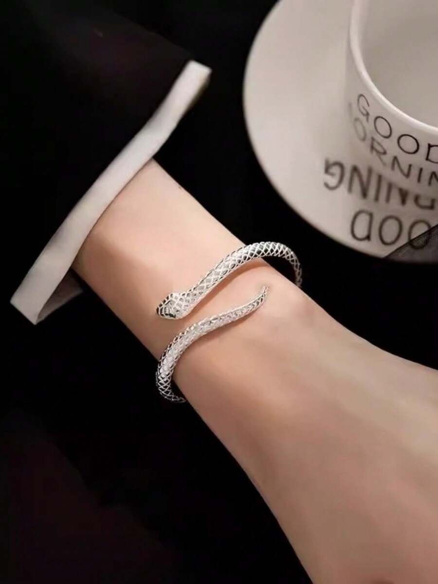 SHEIN سوار قضي مزين بثعبان عصري