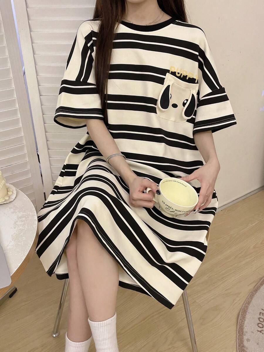 SHEIN فستان نوم مخطط قصير الأكمام بجيب بتصميم كلب كرتوني