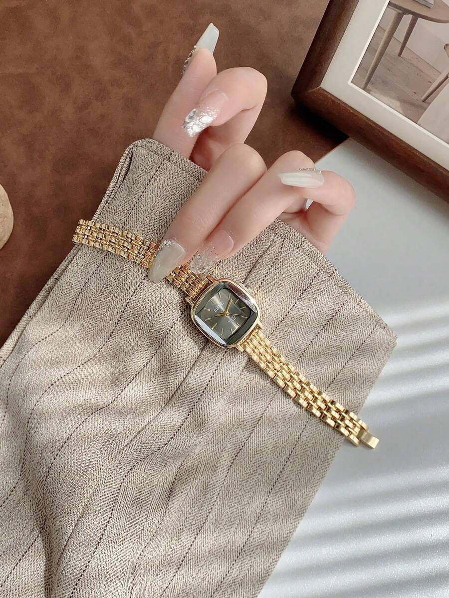 SHEIN ساعة نسائية صغيرة بسوار بنمط حزام البار والميناء