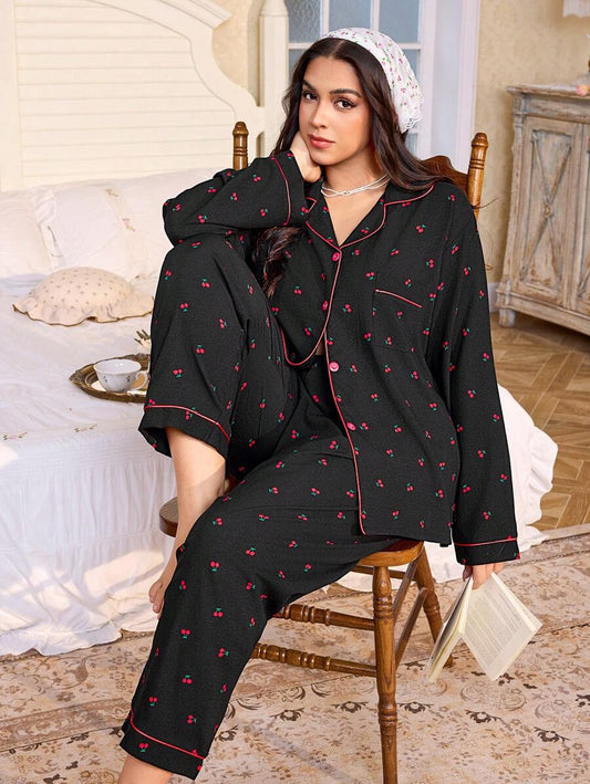 SHEIN CottageSlumber بيجامة سوداء كاجوال مطبوعة بالكرز