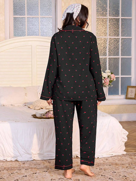 SHEIN CottageSlumber بيجامة سوداء كاجوال مطبوعة بالكرز