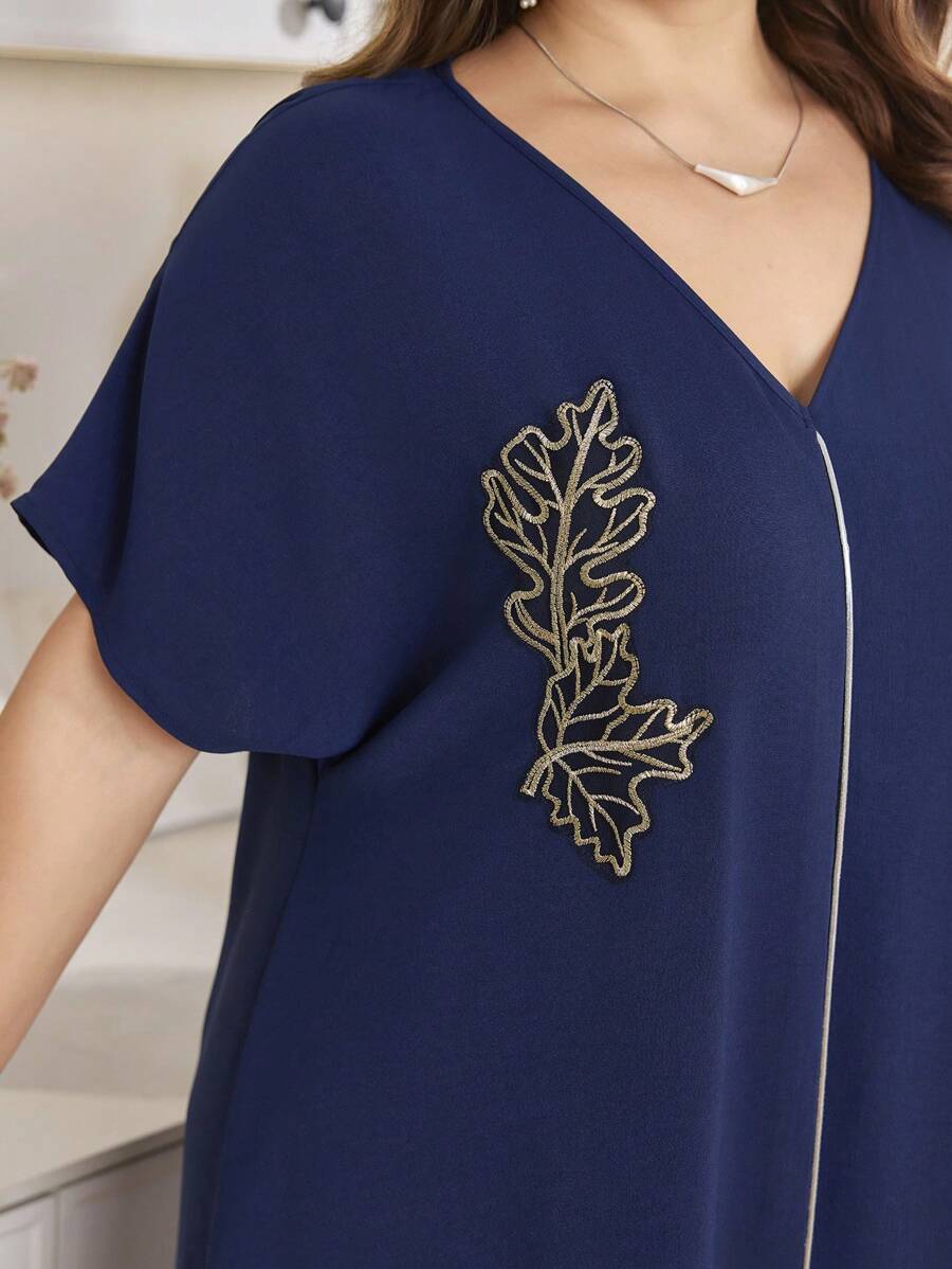 SHEIN Al Najma قميص تونيك أزرق قصير بأكمام قصيرة كبير الحجم