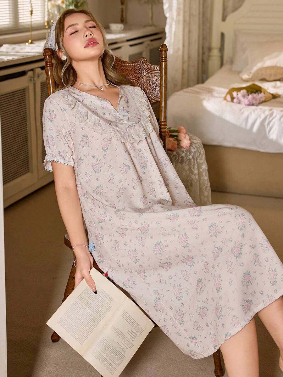 SHEIN CottageSlumber فستان نوم طويل بأكمام منتفخة مزين بالدانتيل وطبعة زهور
