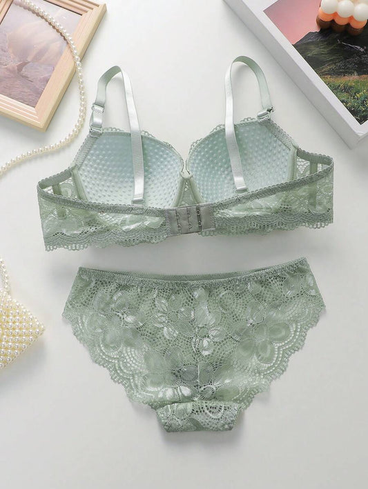 SHEIN طقم لانجري دانتيل بسلك داعم وسروال مثلث