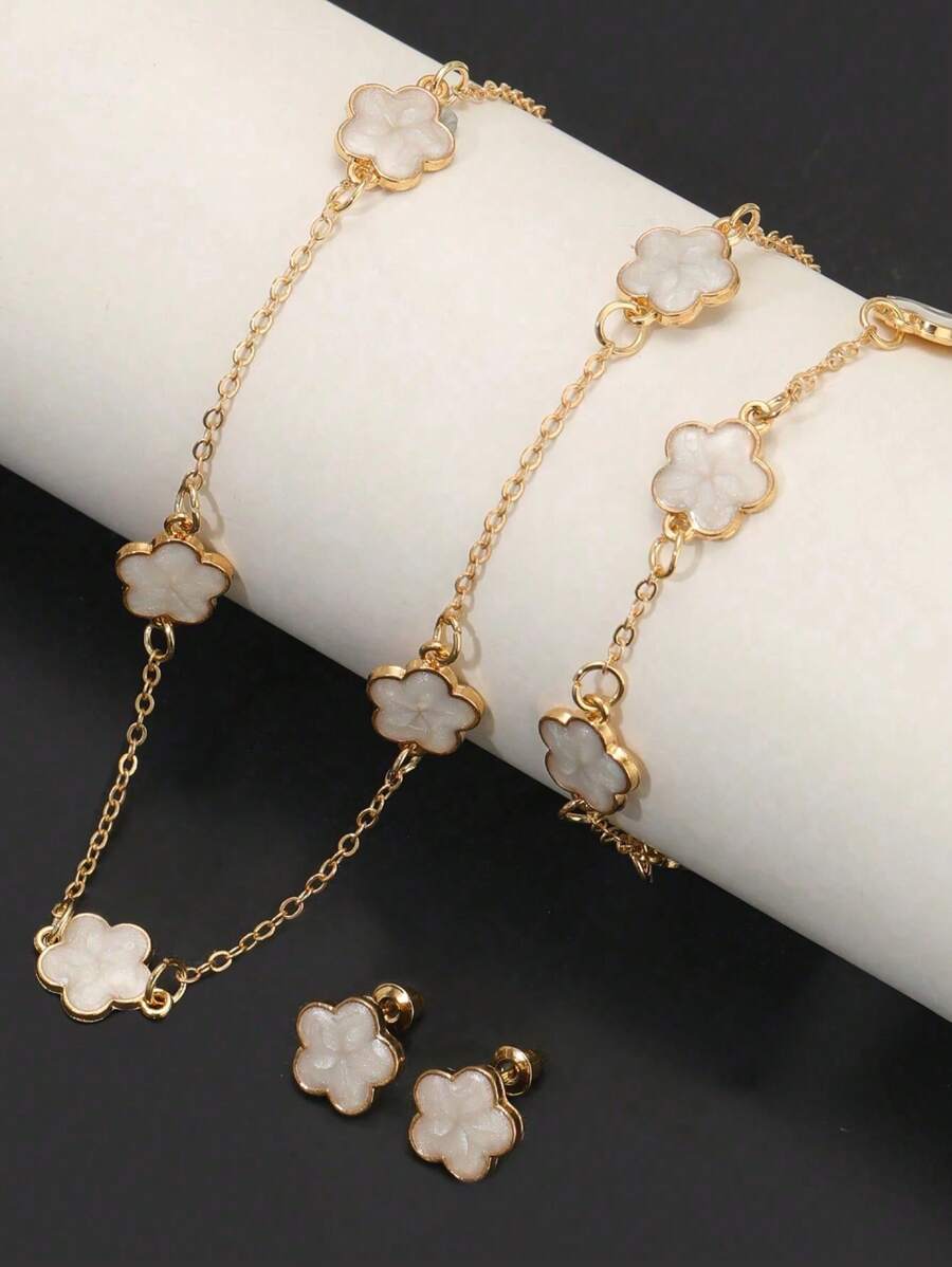 SHEIN طقم مجوهرات زهرة بيضاء على شكل شمندر