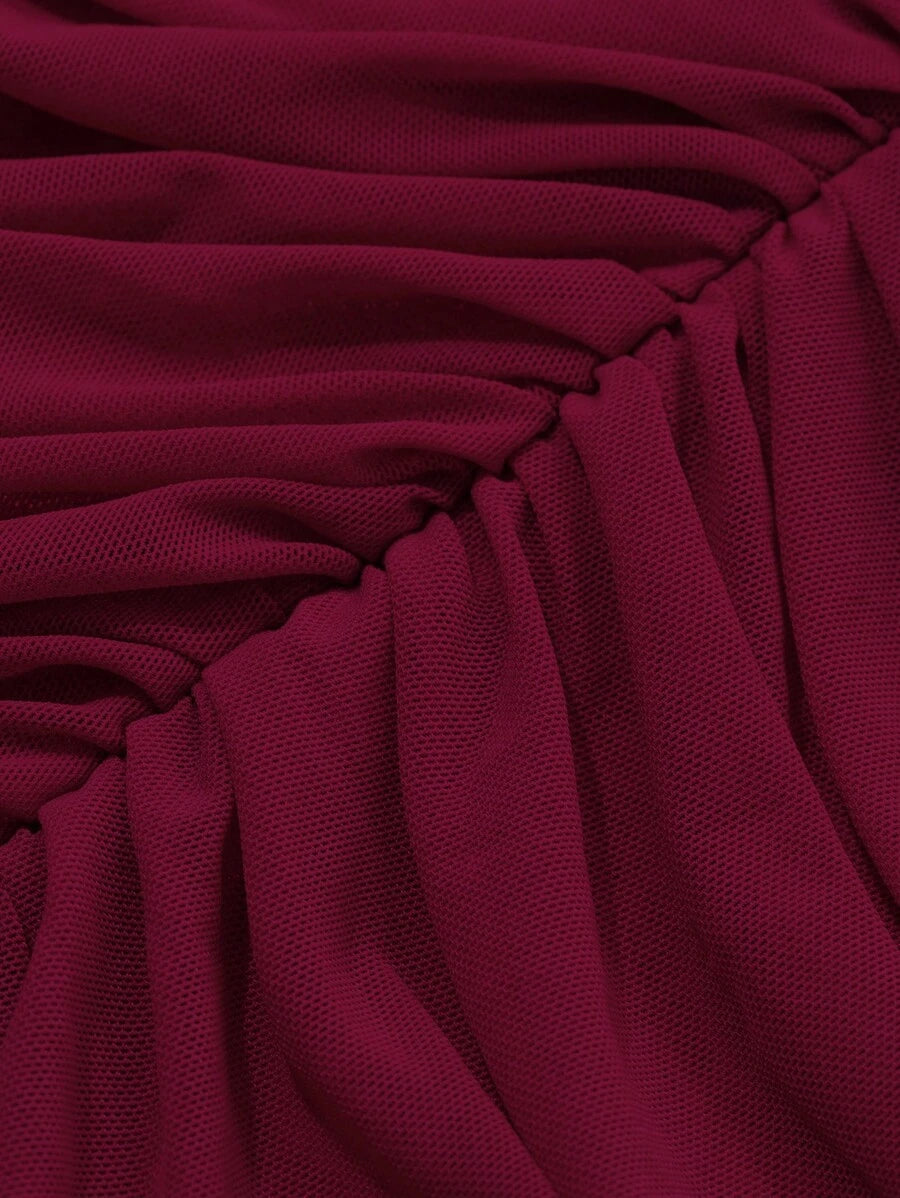 SHEIN DAZY فستان عنابي بأكتاف منحرفة وأكمام طويلة