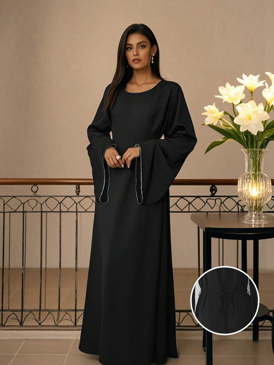 SHEIN فستان أسود برقبة مستديرة بأكمام منسدلة مطرز بالراين