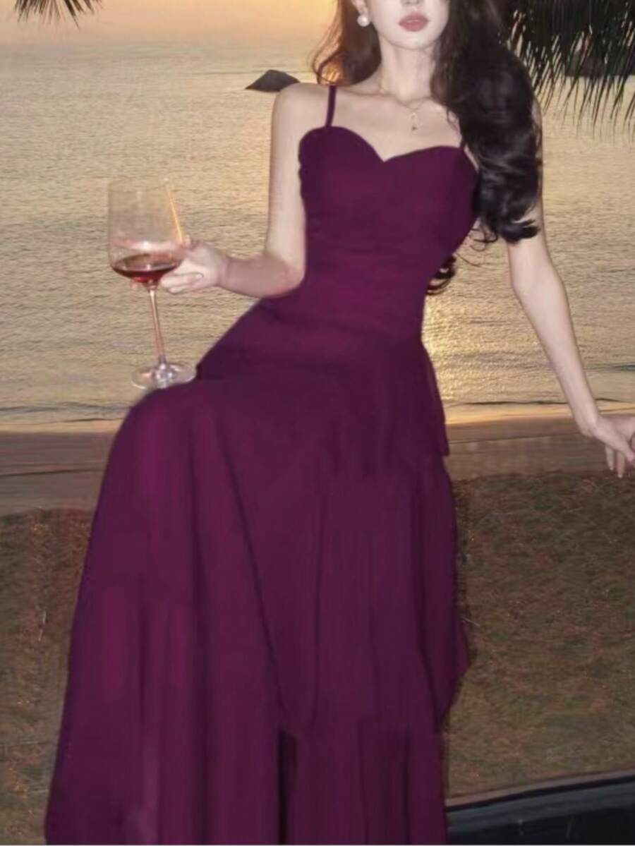 SHEIN فستان أنيق غير متماثل بحمالات سباغيتي مكشكشة بلون أرجواني