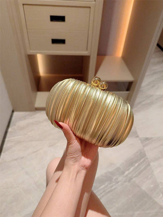 SHEIN حقيبة صغيرة بيضاوية لامعة بسلسلة معدنية