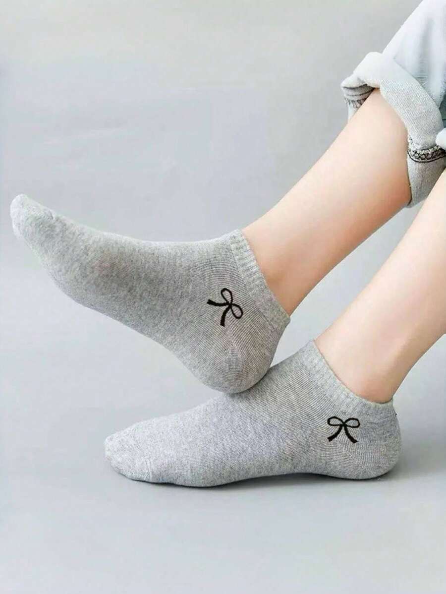 SHEIN جوارب نسائية منخفضة بتصميم بسيط