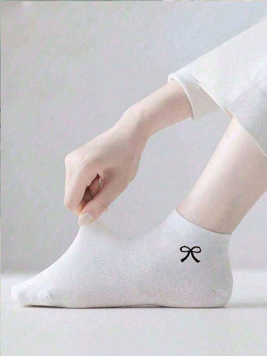 SHEIN جوارب نسائية منخفضة بتصميم بسيط