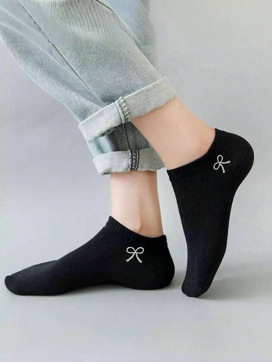 SHEIN جوارب نسائية منخفضة بتصميم بسيط