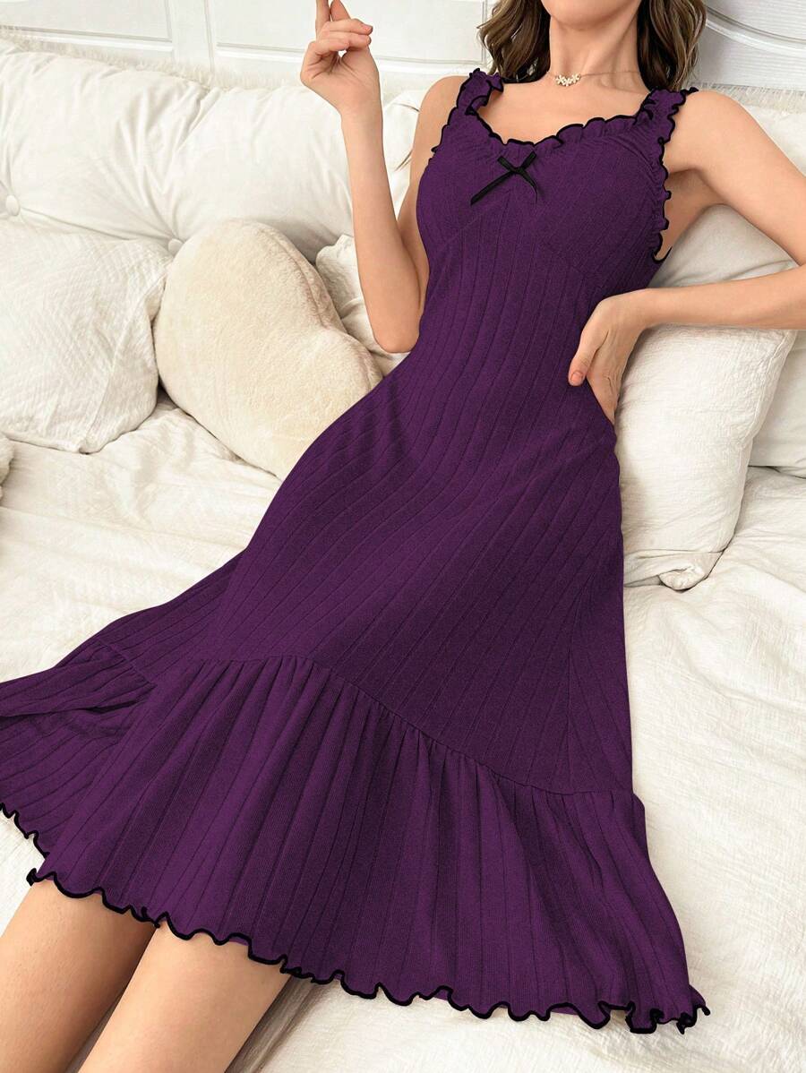 SHEIN ثوب نوم كاجوال بفيونكة وحافة مطرزة وأربطة واسعة