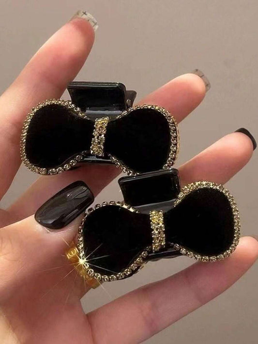 SHEIN مجموعة 2 مشابك شعر سوداء بشكل فراشة مزينة بالراين