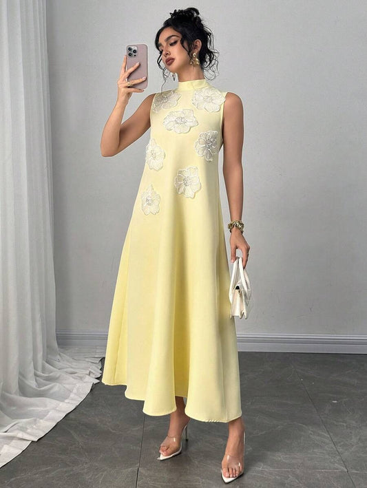 SHEIN Modelyn فستان طويل فاخر بتطريز زهور ثلاثي الأبعاد باللون الأصفر الفاتح