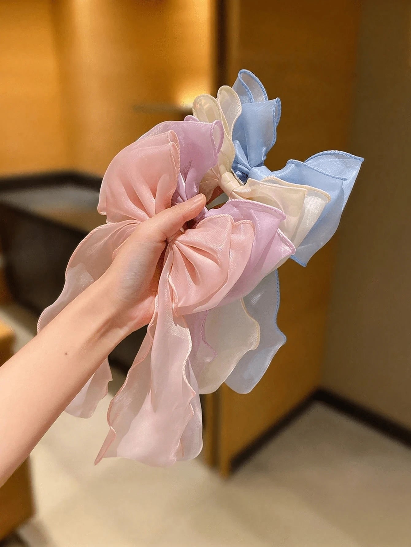 SHEIN فيونكات شعر شبكية ملونة بذيل مجعد